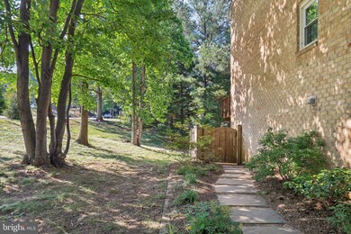 7742 Jewelweed Ct, Springfield, VA 22152 - photo 7