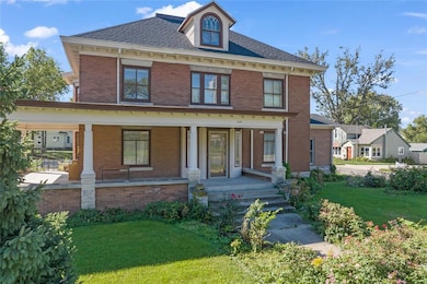 429 1st Ave W, Newton, IA 50208 - photo 2