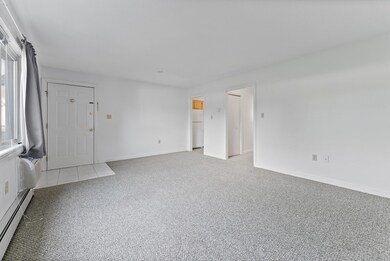 93 Collins St unit E5, Chicopee, MA 01022 - photo 3