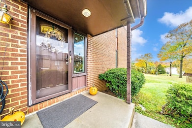 5880 Critter Ct, Elkridge, MD 21075 - photo 2