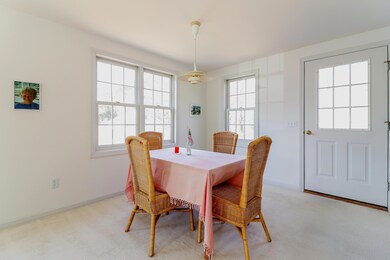 006-photo-dining-room-6850033