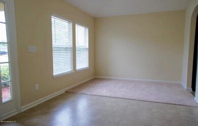 11555 Tori Ln, Jacksonville, FL 32218 - photo 4