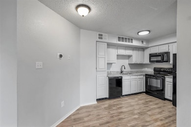 2300 Bamboo Dr unit N111, Arlington, TX 76006 - photo 3