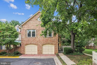 5817 Linden Square Ct unit 54, Rockville, MD 20852 - photo 2