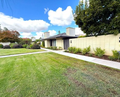 525 W Scott Ave, Fresno, CA 93704 - photo 4