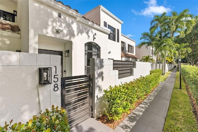 21216 Harbor Way unit 15815, Miami, FL 33180 - photo 4