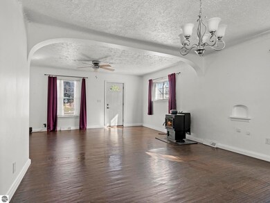 111 W Fourteenth St, Traverse City, MI 49684 - photo 4