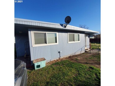 340 E Aiken St, Heppner, OR 97836 - photo 3