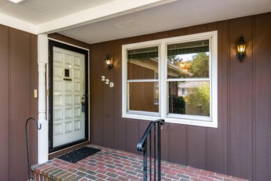 229 Colony Ct, Columbus, OH 43230 - photo 3