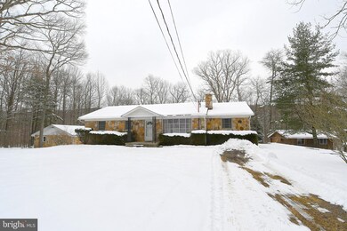 4645 Cold Run Valley Rd, Berkeley Springs, WV 25411 - photo 2