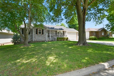 111 E Yorkshire St, Nixa, MO 65714 - photo 2