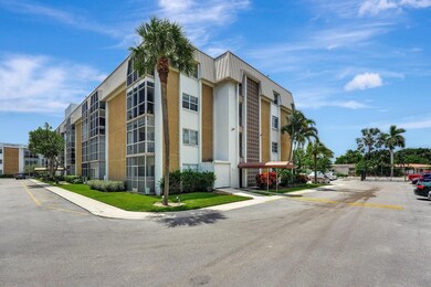 River Shores unit 205, Oakland Park, FL 33334 - photo 3