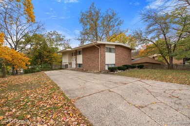 410 S Revena Blvd, Ann Arbor, MI 48103 - photo 2