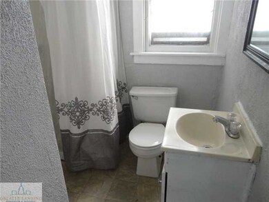 408 W Lapeer St, Lansing, MI 48933 - photo 3