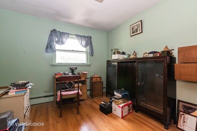 158 Castlewood Dr, Carpentersville, IL 60110 - photo 3