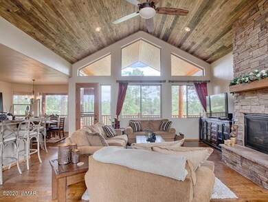 004_Living Room