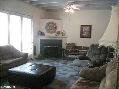 Den/Family/Great Room - Entertainment-size Great R