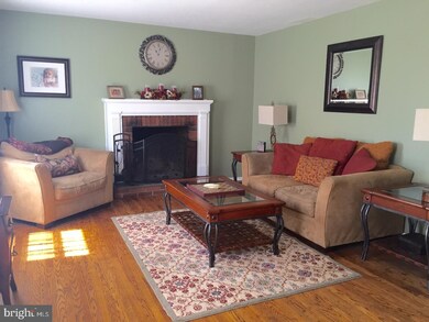 10 Hickory Hill Dr, Ewing, NJ 08618 - photo 3