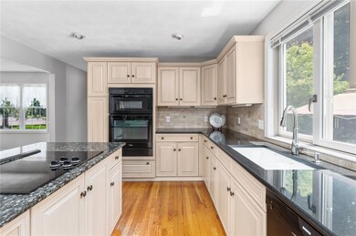 16 Wingate Rd, Wakefield, RI 02879 - photo 4