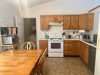 2104 N Fleetwood Dr, Greensburg, IN 47240 - photo 4