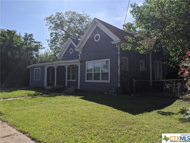 612 W Hopkins St, San Marcos, TX 78666 - photo 2