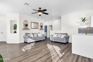 9127 W Cambridge Ave-5