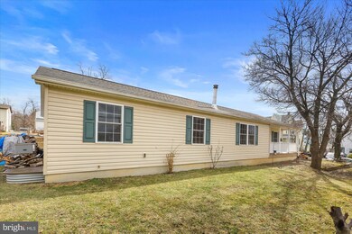327 Pitt St, Enola, PA 17025 - photo 2