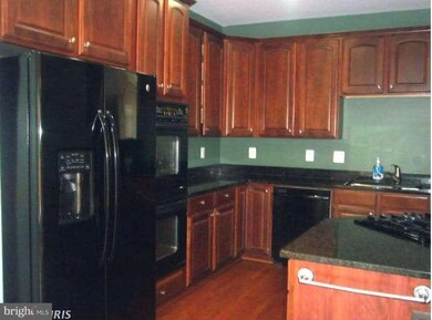 9971 Cyrandall Dr, Oakton, VA 22124 - photo 4