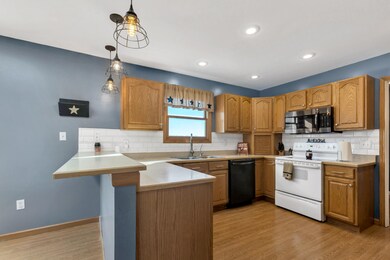 10880 Ashburn Rd, Wapakoneta, OH 45895 - photo 4