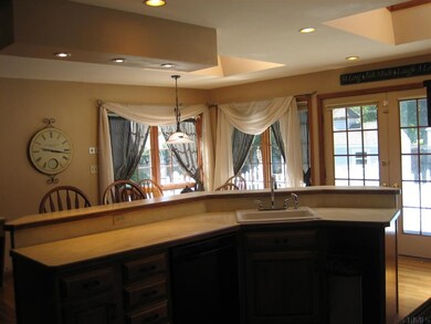 9 Anita Dr, Schenectady, NY 12302 - photo 5