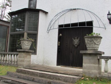 214 Surrey Dr, Hawley, PA 18428 - photo 2