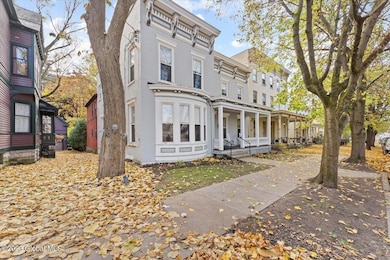 48 Franklin St, Saratoga Springs, NY 12866 - photo 3