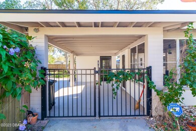 1501 Live Oak St-11
