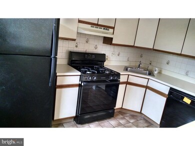 31 Dennis Ct, Hightstown, NJ 08520 - photo 5