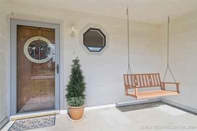 17786 S Santa fe St, Mounds, OK 74047 - photo 2