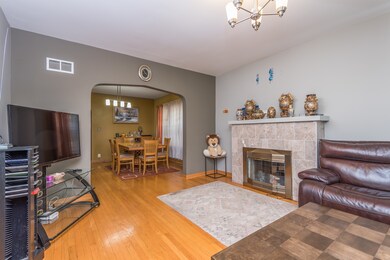 5119 W Wellington Ave, Chicago, IL 60641 - photo 3