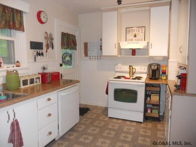 67 Bellview Rd, Troy, NY 12180 - photo 3