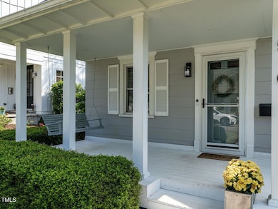 003-1280x960-front-porch