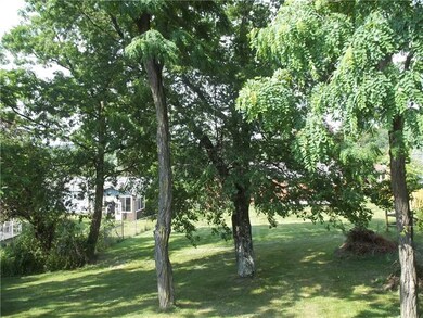 Nice rear yard for entertaining or for the young o