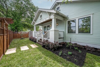 808 W 27th St, Houston, TX 77008 - photo 3