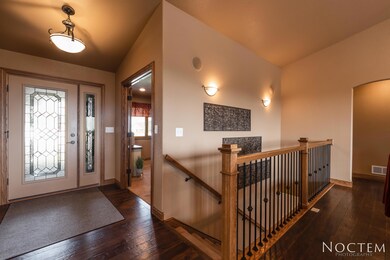 1205 Golden Wave Dr-33