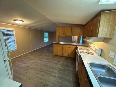 429 Skylark Dr, Granbury, TX 76049 - photo 7