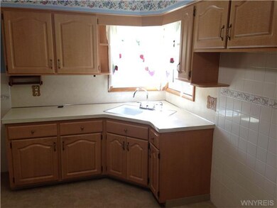 461 Esther St, North Tonawanda, NY 14120 - photo 7