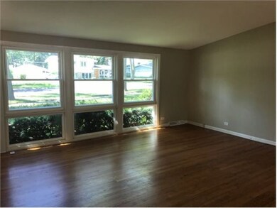 430 Michael Manor, Glenview, IL 60025 - photo 2