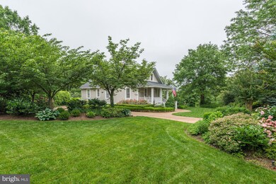 213 Longview Dr, Alexandria, VA 22314 - photo 2