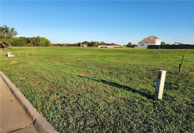 UNIT 16 Mckay Dr, Knoxville, IA 50138 - photo 3