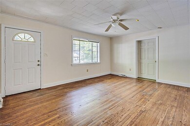 206 Spring Garden St, Asheboro, NC 27203 - photo 2