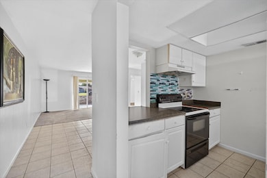 9525 Fieldview Cir, Thonotosassa, FL 33592 - photo 3