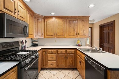 28 Pall Mall, East Walpole, MA 02032 - photo 3