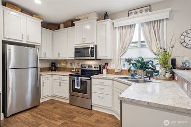 806 Pine Dr, Enumclaw, WA 98022 - photo 7